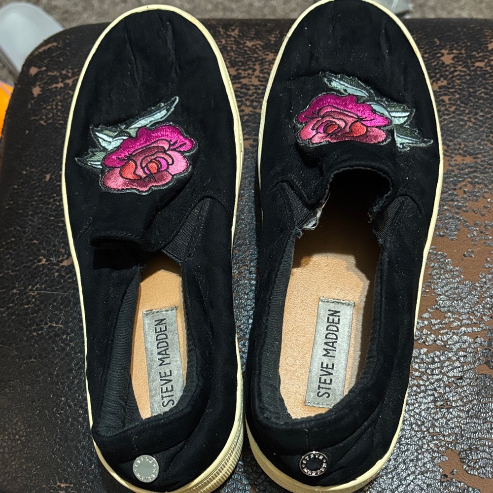 Steve Madden Black Slip-On Sneakers with Pink Floral Embroidery size 8